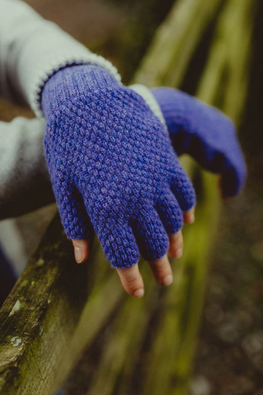 Lambswool Fingerless Gloves in Yellow — Collingwood-Norris